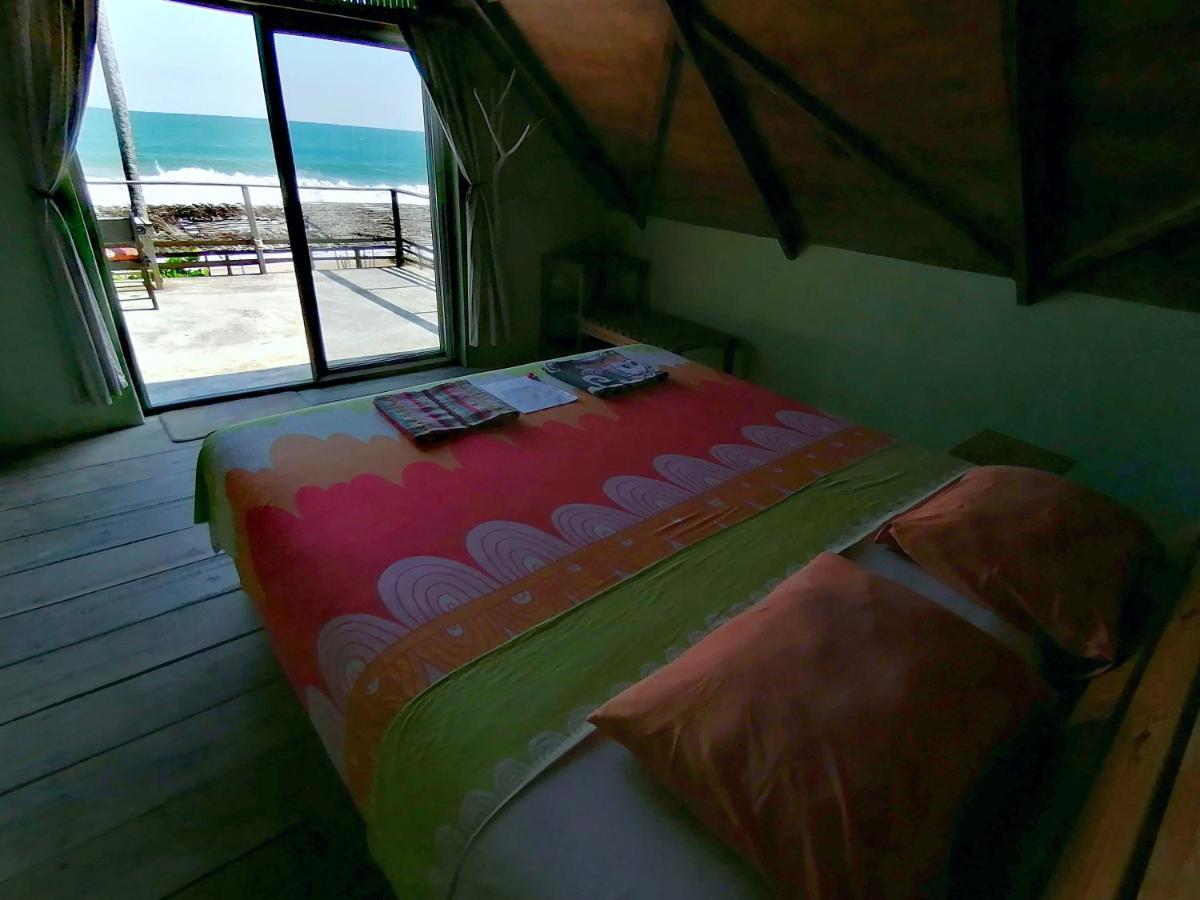 Afro Beach Eco Resort Butre 外观 照片